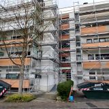 Risse im Betonbalkon vor der Sanierung